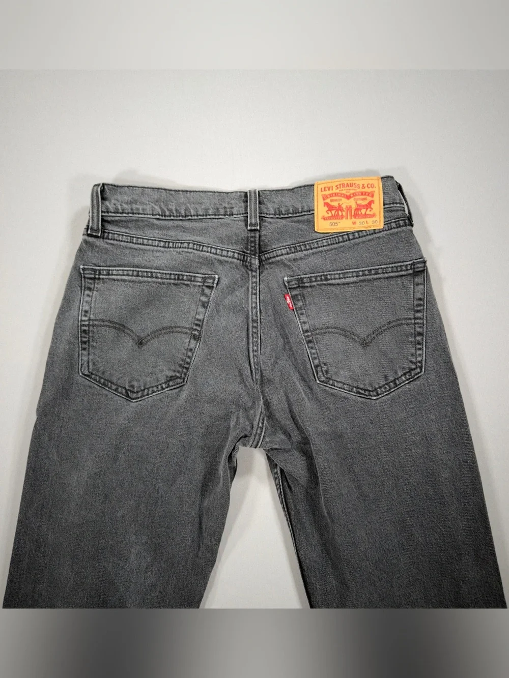 Levi's 505 Regular Fit 30x30 (Fits 30x28) Faded Black Charcoal Straight Jeans